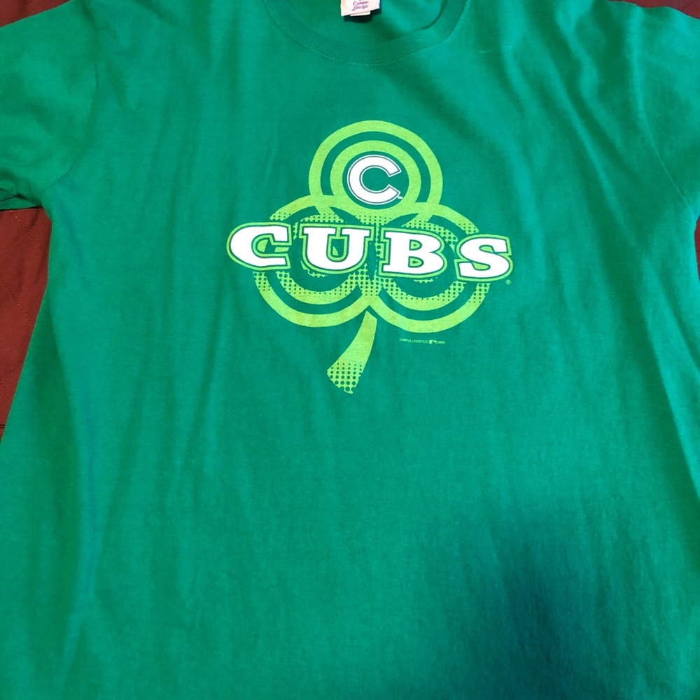 Women’s Chicago Cubs Shamrock t-shirt